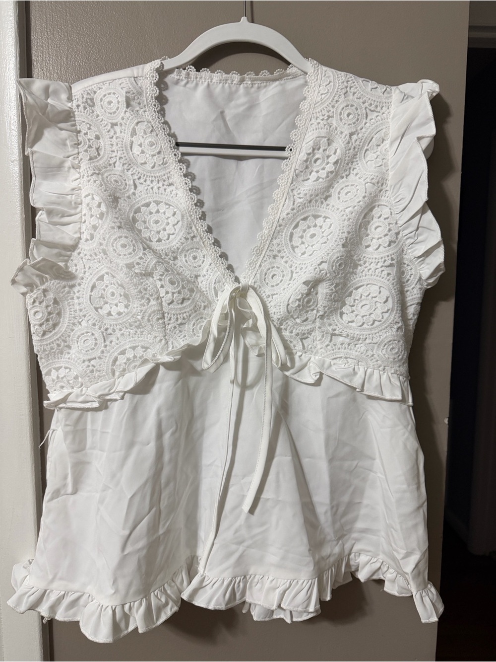 SHEIN White Crochet Lace Tie-Front Tank